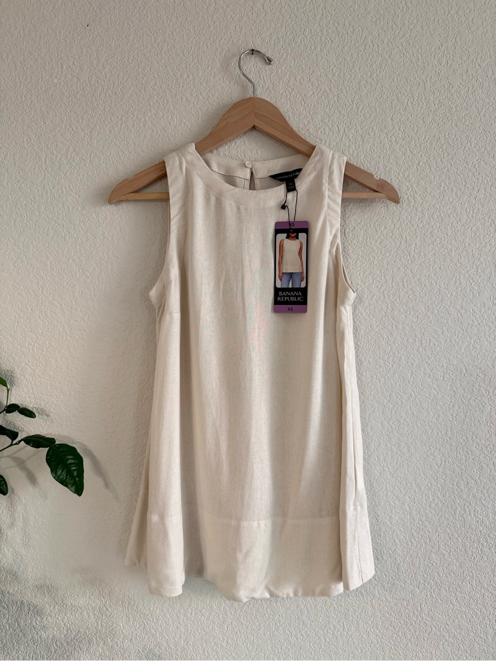 NWT - Banana Republic - Linen Blend Cream Sleeveless Tank